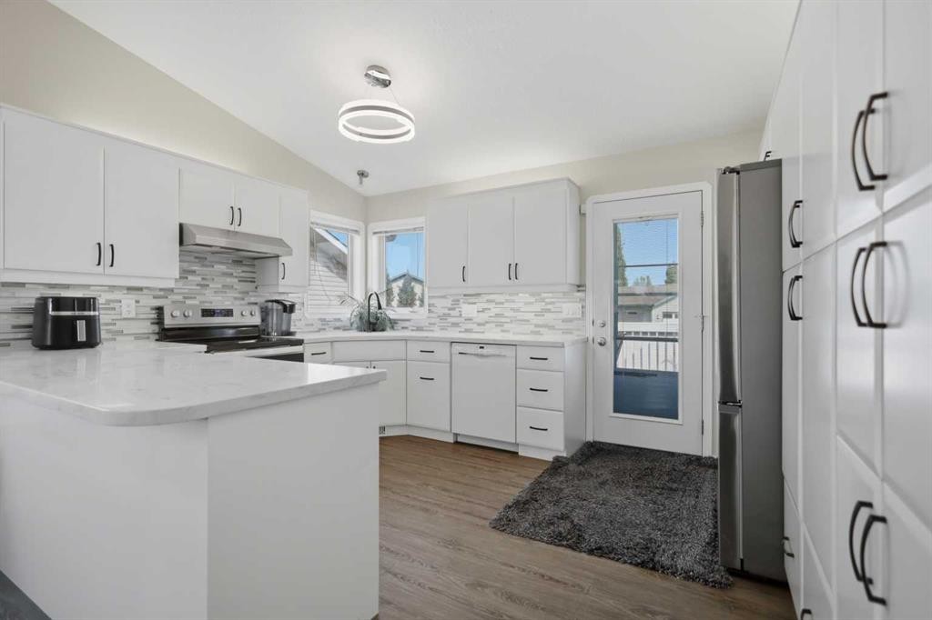 









148


Dempsey

Street,
Red Deer,




AB
T4R 2Y9

