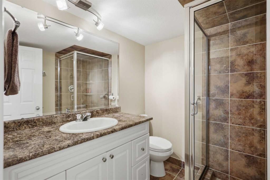 









5526


49

Avenue,
Lacombe,




AB
T4L 1M8

