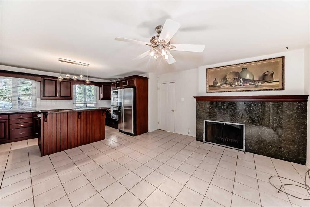 









1922


15

Street South,
Lethbridge,




AB
T1K1W8

