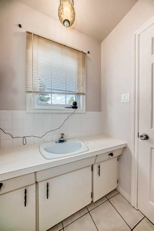 









1922


15

Street South,
Lethbridge,




AB
T1K1W8

