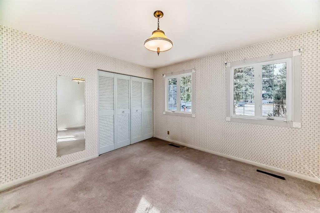 









1922


15

Street South,
Lethbridge,




AB
T1K1W8


