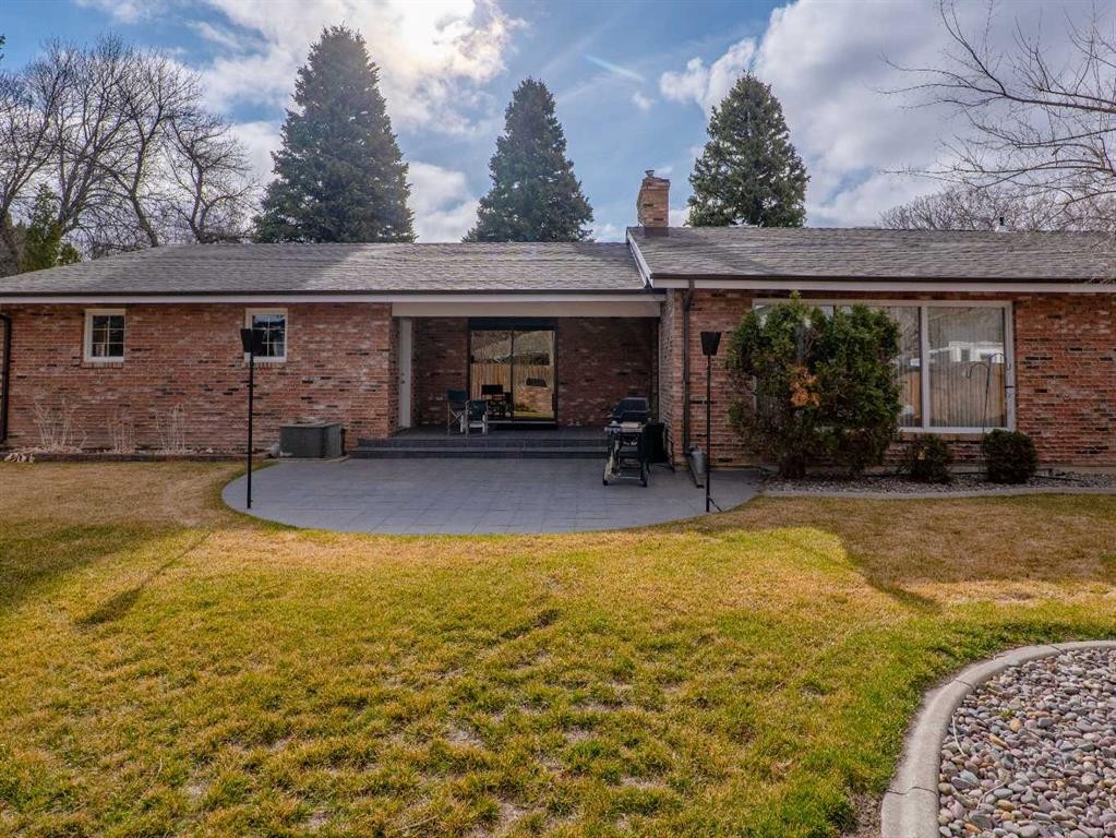 









1922


15

Street South,
Lethbridge,




AB
T1K1W8

