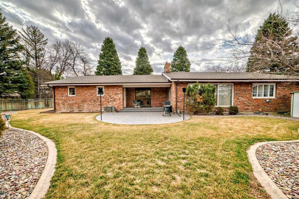 









1922


15

Street South,
Lethbridge,




AB
T1K1W8

