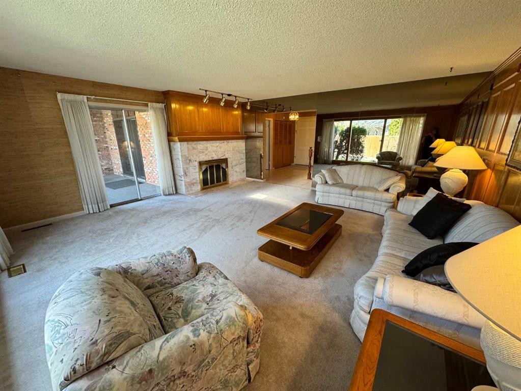 









1922


15

Street South,
Lethbridge,




AB
T1K1W8

