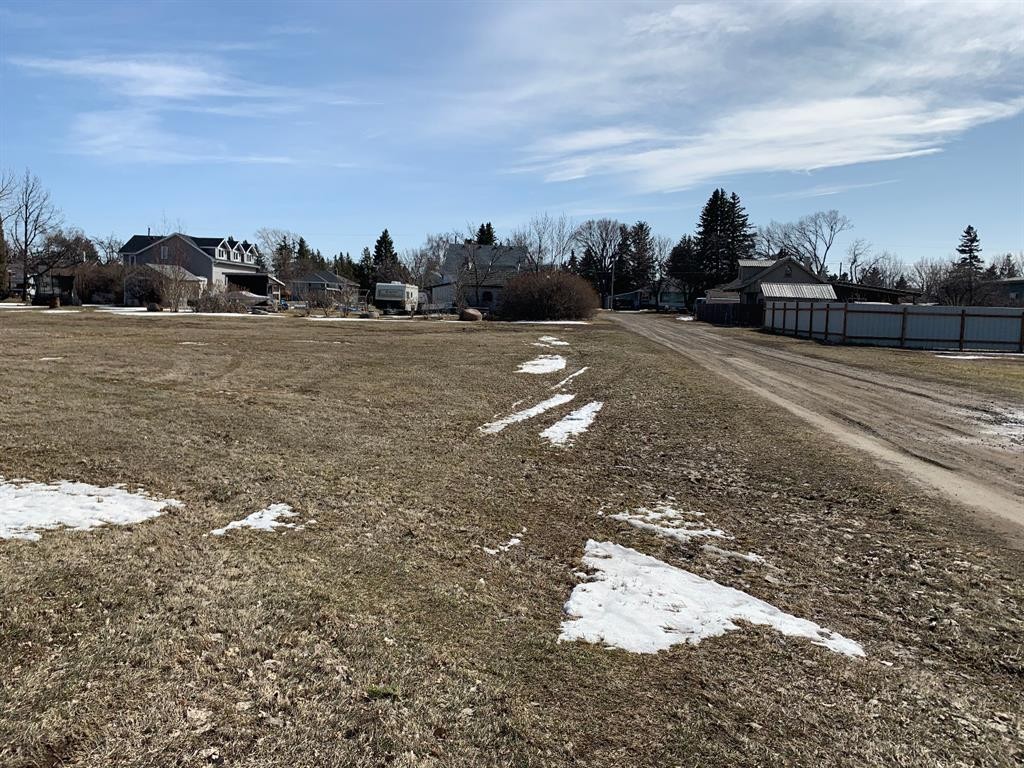 









Plan 5822EJ Block 3


Lot 6

,
Raymond,







AB
T0K 2S0

