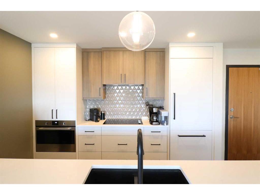 









102


Scenic

Drive North, 336,
Lethbridge,




AB
T1H 5L9

