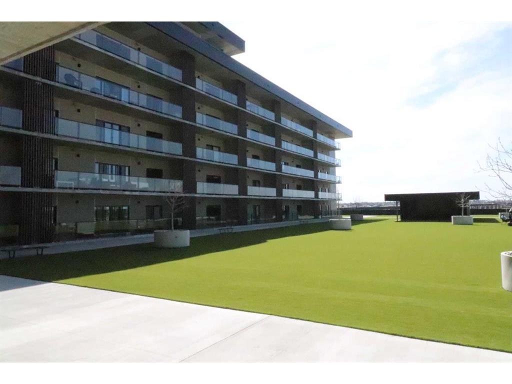 









102


Scenic

Drive North, 336,
Lethbridge,




AB
T1H 5L9

