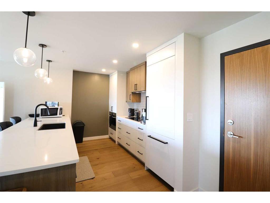 









102


Scenic

Drive North, 336,
Lethbridge,




AB
T1H 5L9

