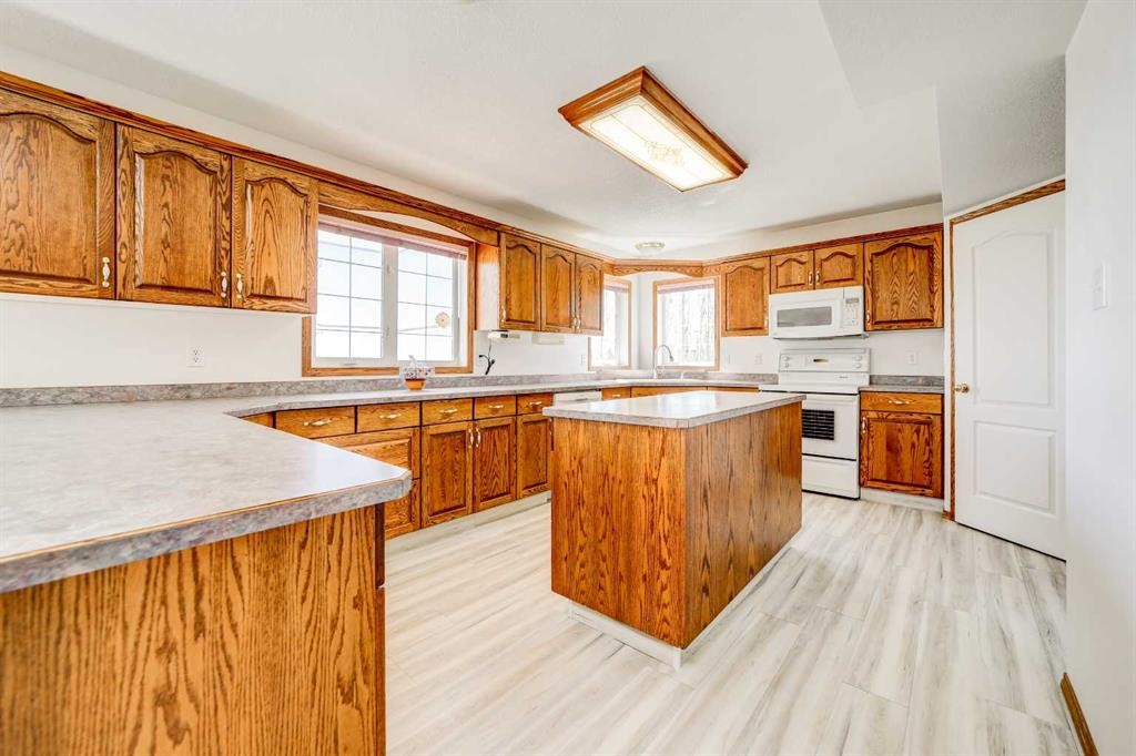 









217


Falcon Ridge

Way,
Rural Lethbridge County,




AB
T1J 5R8

