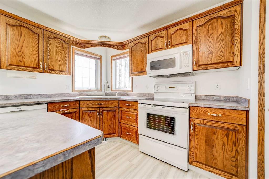 









217


Falcon Ridge

Way,
Rural Lethbridge County,




AB
T1J 5R8

