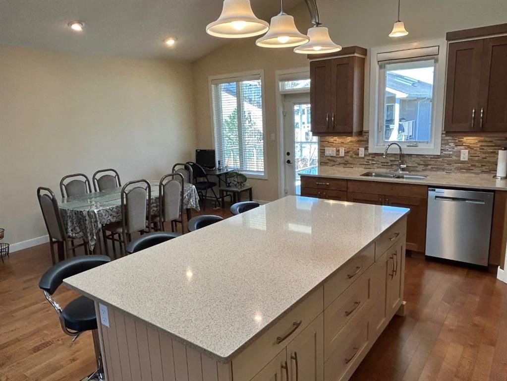 









330


Sixmile

Lane South,
Lethbridge,




AB
T1K 5S8

