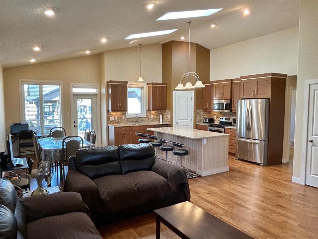 









330


Sixmile

Lane South,
Lethbridge,




AB
T1K 5S8

