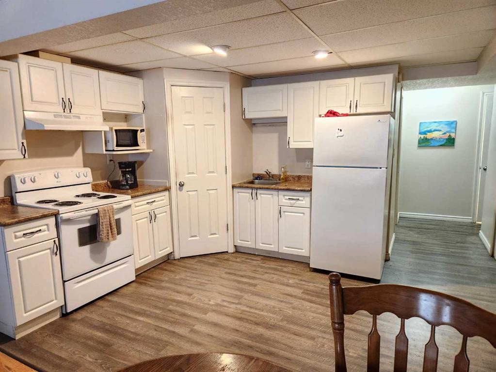 









1112


44

Avenue North,
Lethbridge,




AB
T1H 6C3

