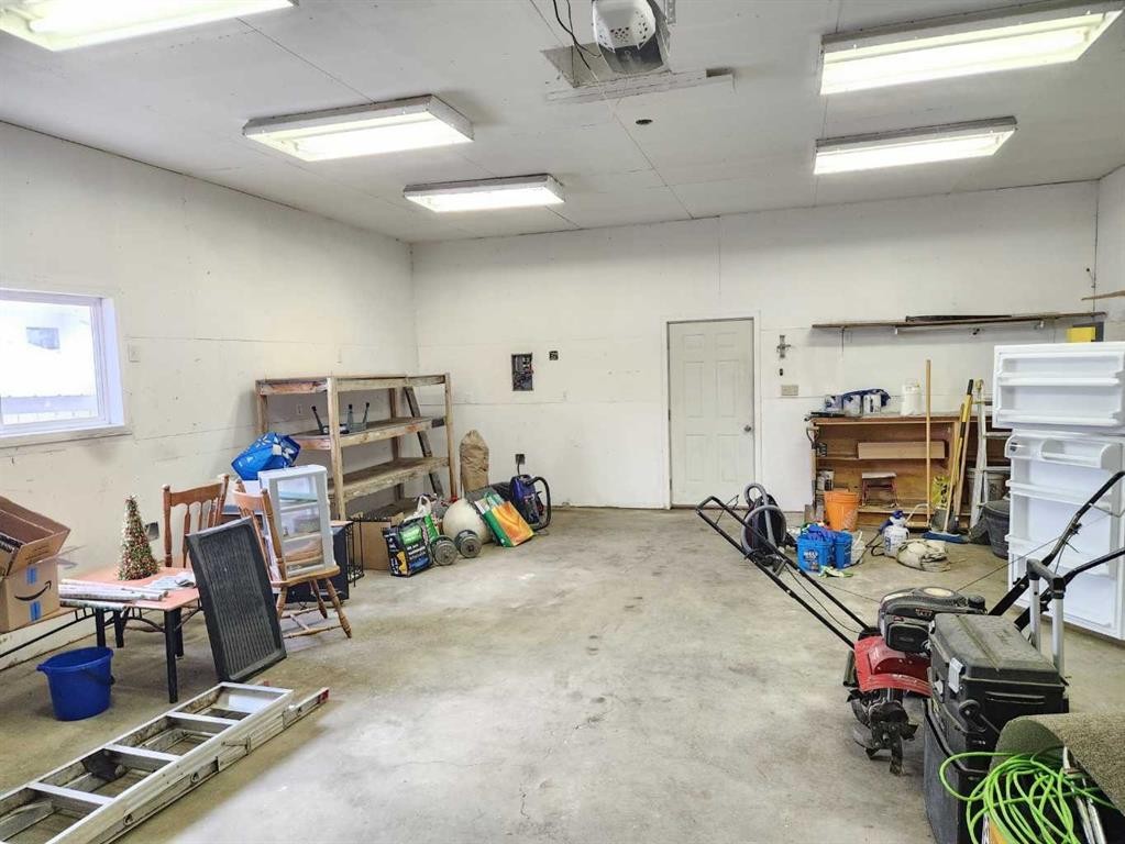 









1112


44

Avenue North,
Lethbridge,




AB
T1H 6C3

