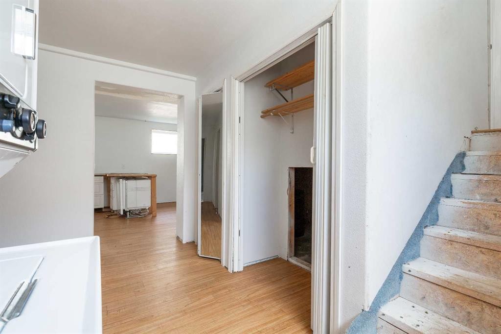 









329


4A

Street,
Stirling,




AB
T0K 2E0


