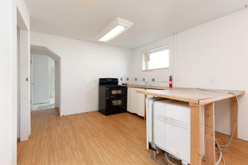 









329


4A

Street,
Stirling,




AB
T0K 2E0

