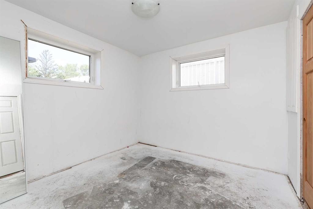 









329


4A

Street,
Stirling,




AB
T0K 2E0

