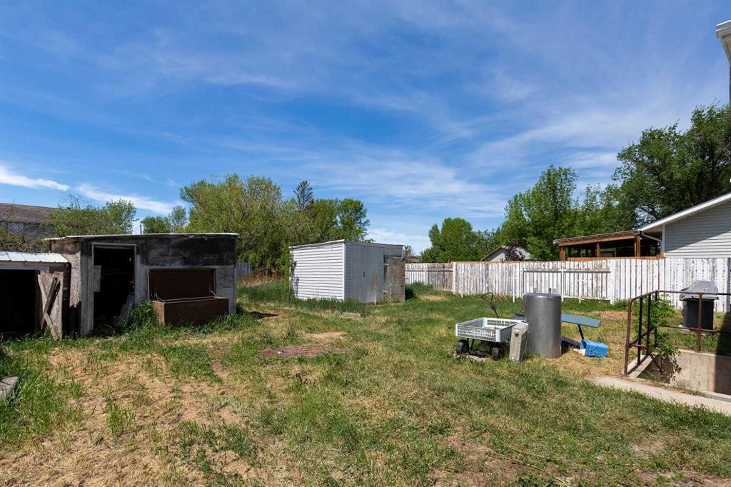 









329


4A

Street,
Stirling,




AB
T0K 2E0

