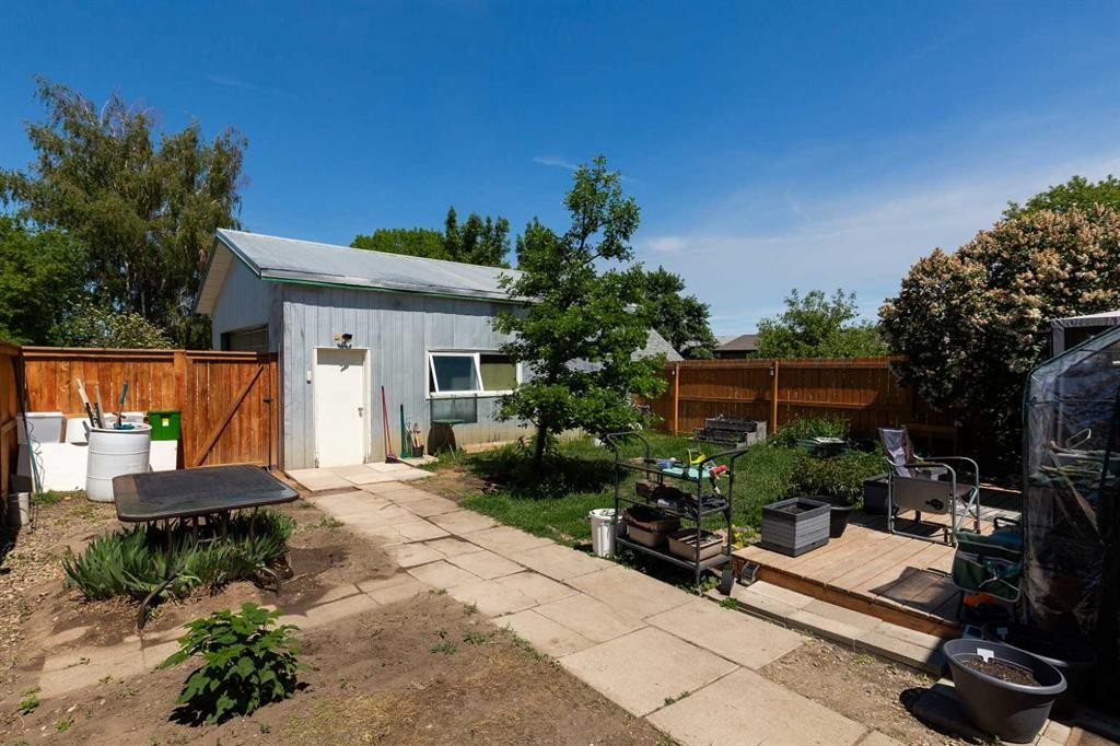 









3303


5A

Avenue South,
Lethbridge,




AB
T1J 0J4

