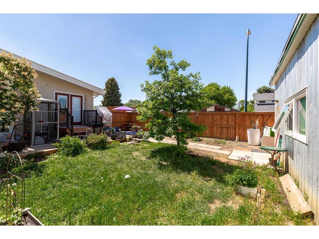 









3303


5A

Avenue South,
Lethbridge,




AB
T1J 0J4

