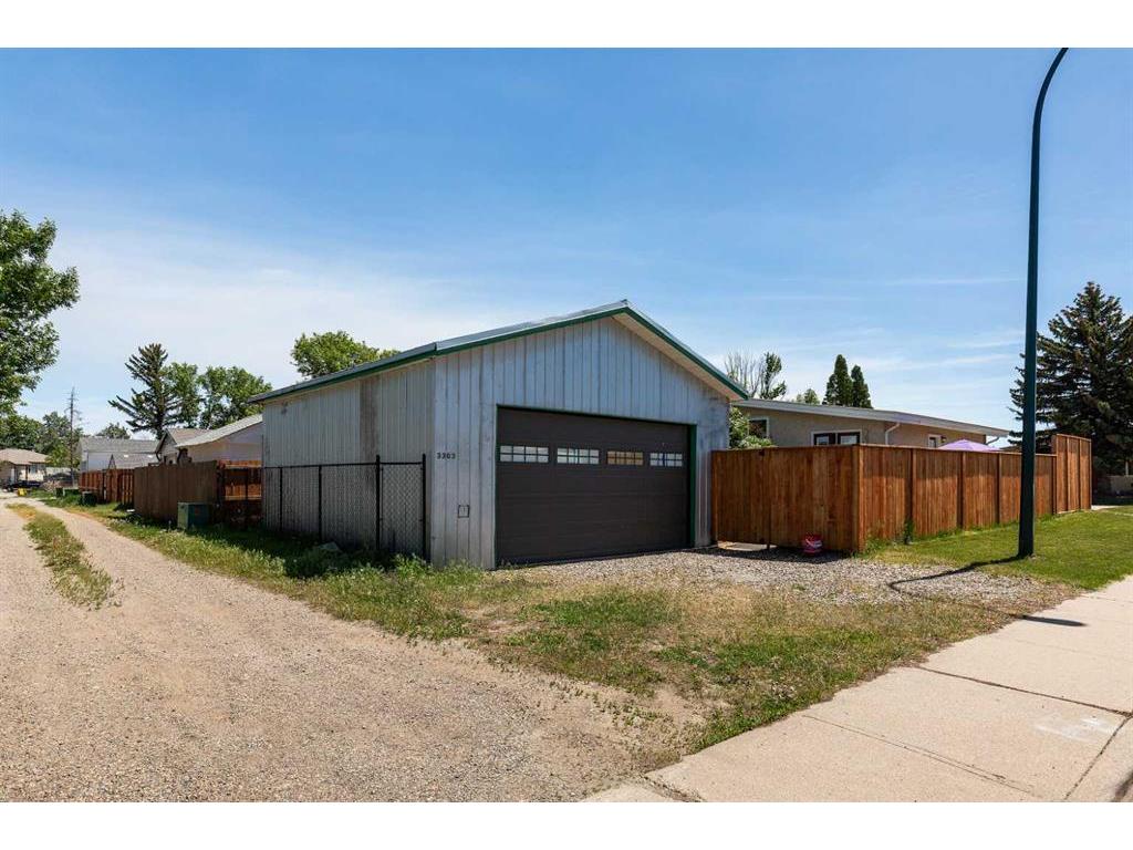 









3303


5A

Avenue South,
Lethbridge,




AB
T1J 0J4


