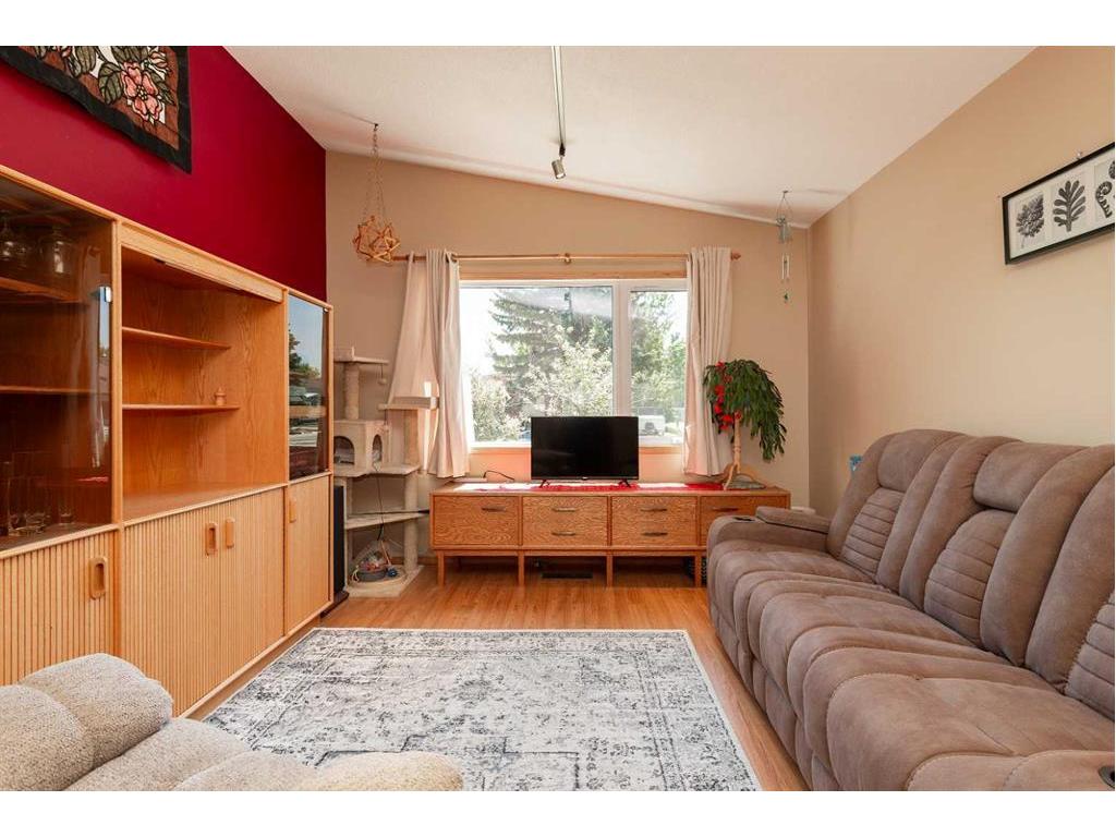 









3303


5A

Avenue South,
Lethbridge,




AB
T1J 0J4

