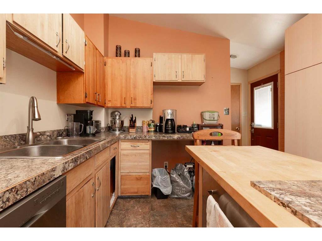 









3303


5A

Avenue South,
Lethbridge,




AB
T1J 0J4

