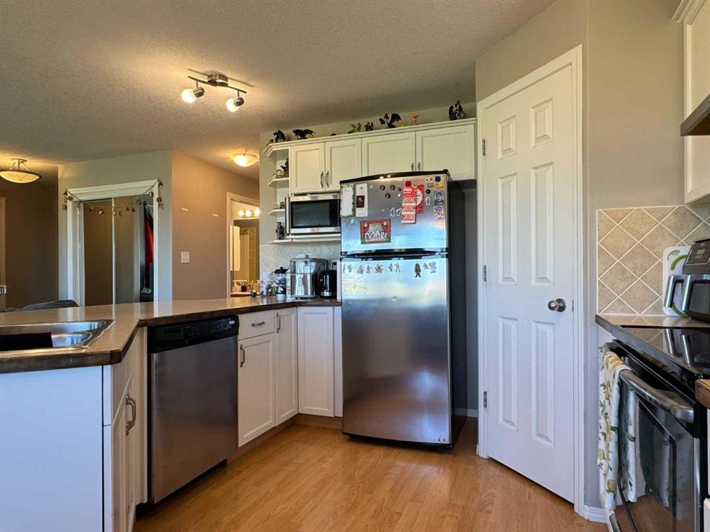 









535


9

Avenue North, 3,
Lethbridge,




AB
T1H 1Z7

