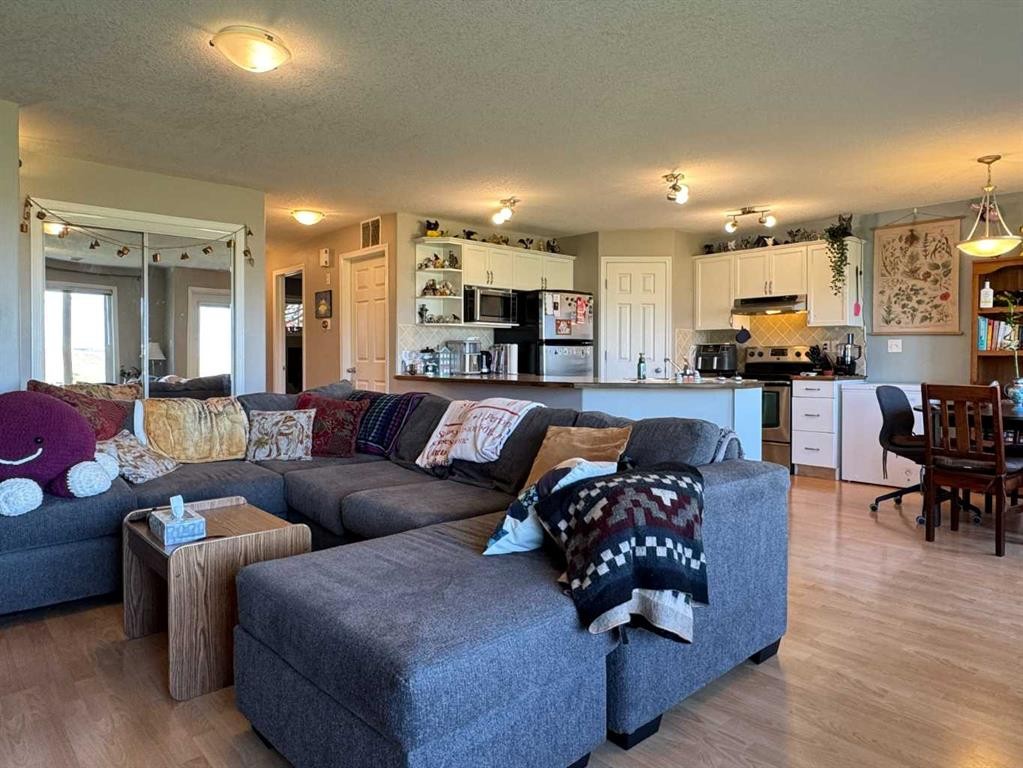 









535


9

Avenue North, 3,
Lethbridge,




AB
T1H 1Z7

