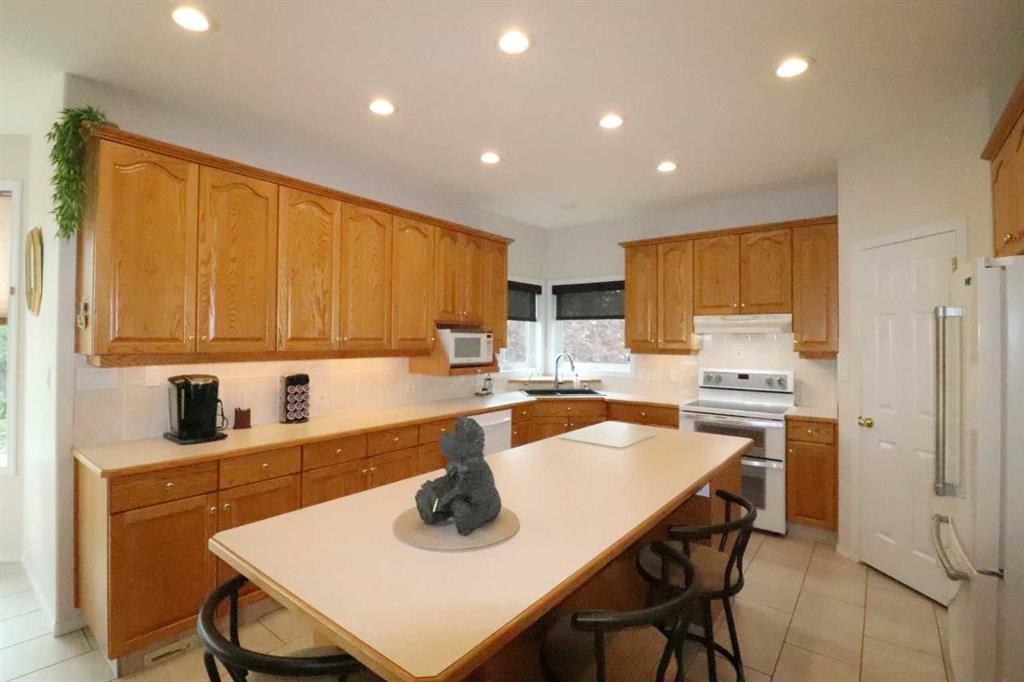 









77


Fairmont Park

Landing South,
Lethbridge,




AB
T1K 7L1

