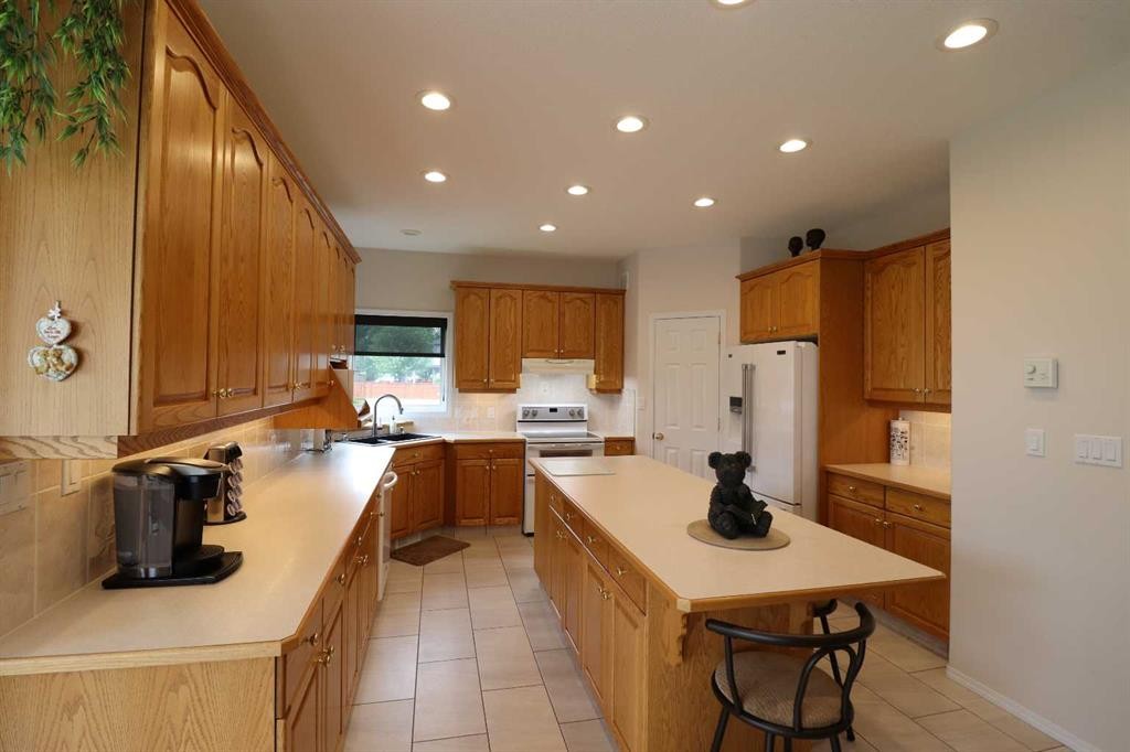 









77


Fairmont Park

Landing South,
Lethbridge,




AB
T1K 7L1

