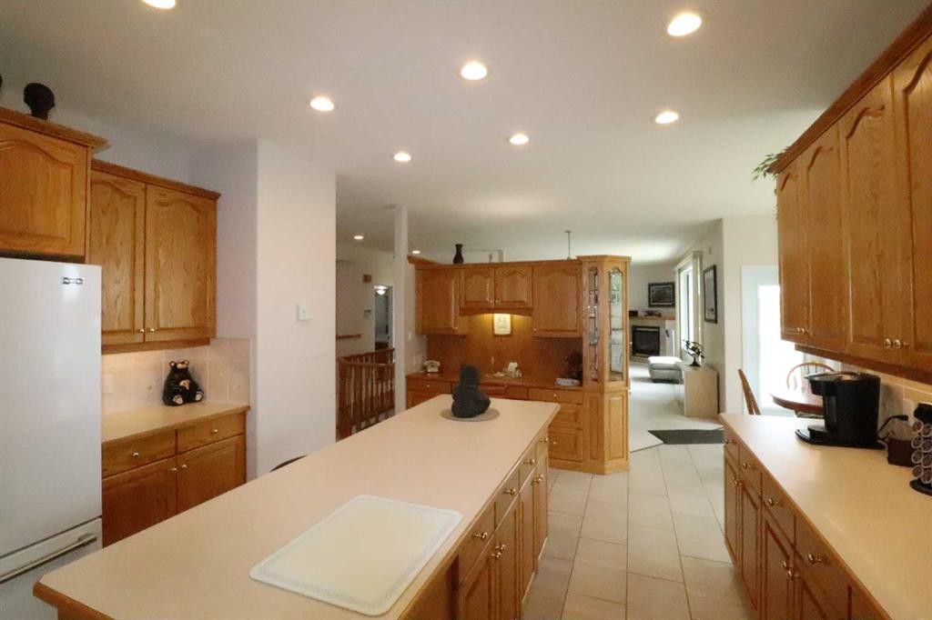 









77


Fairmont Park

Landing South,
Lethbridge,




AB
T1K 7L1

