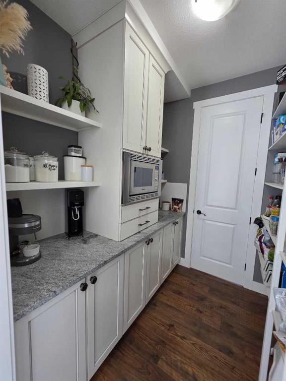 









5312


43

Street,
Taber,




AB
T1G 0E2

