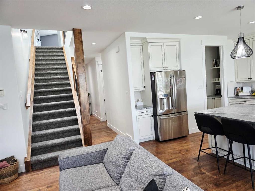 









5312


43

Street,
Taber,




AB
T1G 0E2

