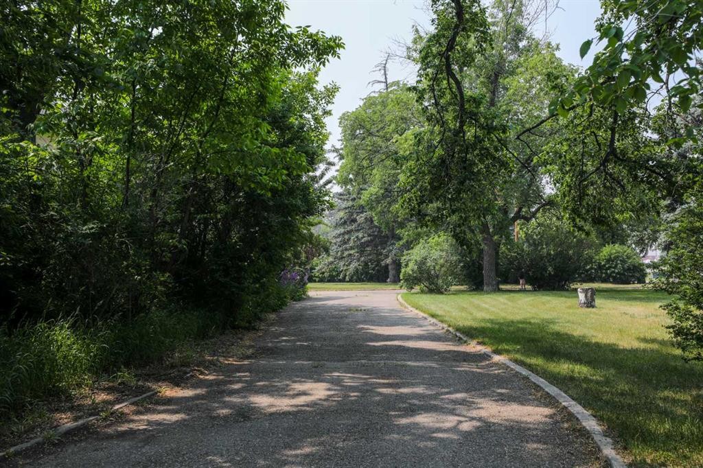 









302


King Street

,
Nobleford,




AB
T0L 1S0

