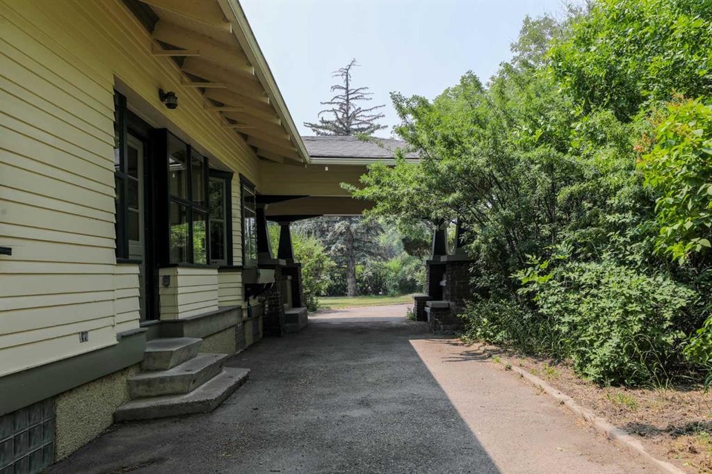 









302


King Street

,
Nobleford,




AB
T0L 1S0

