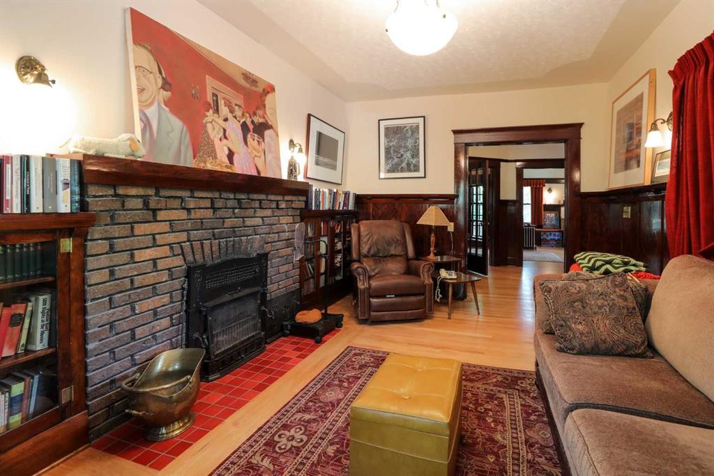 









302


King Street

,
Nobleford,




AB
T0L 1S0

