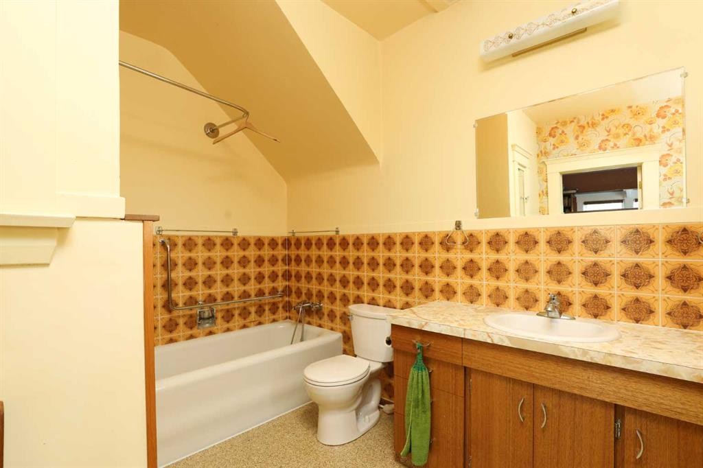 









302


King Street

,
Nobleford,




AB
T0L 1S0

