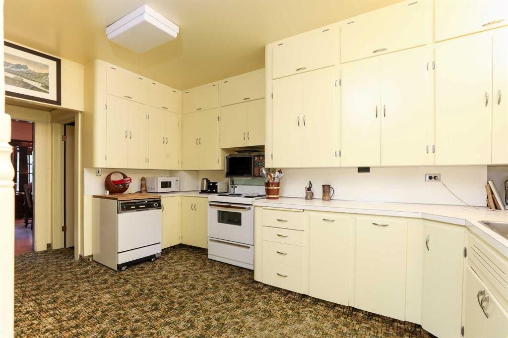 









302


King Street

,
Nobleford,




AB
T0L 1S0

