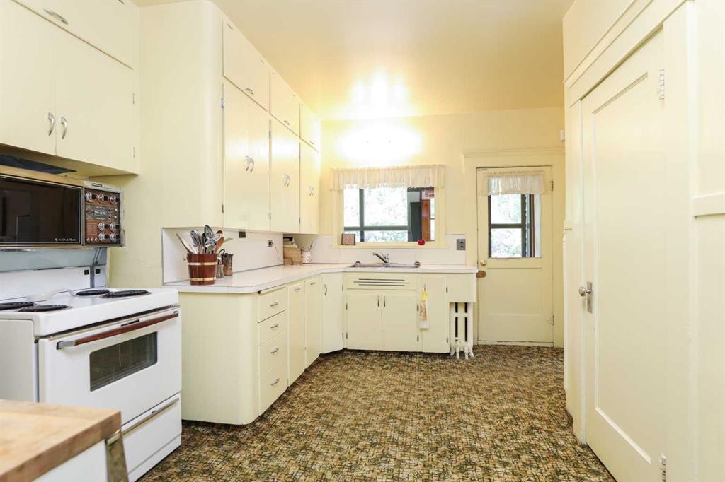 









302


King Street

,
Nobleford,




AB
T0L 1S0

