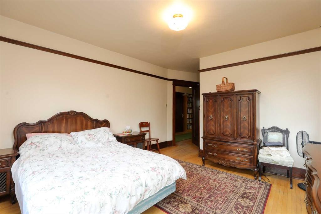 









302


King Street

,
Nobleford,




AB
T0L 1S0

