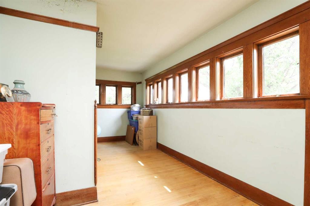









302


King Street

,
Nobleford,




AB
T0L 1S0

