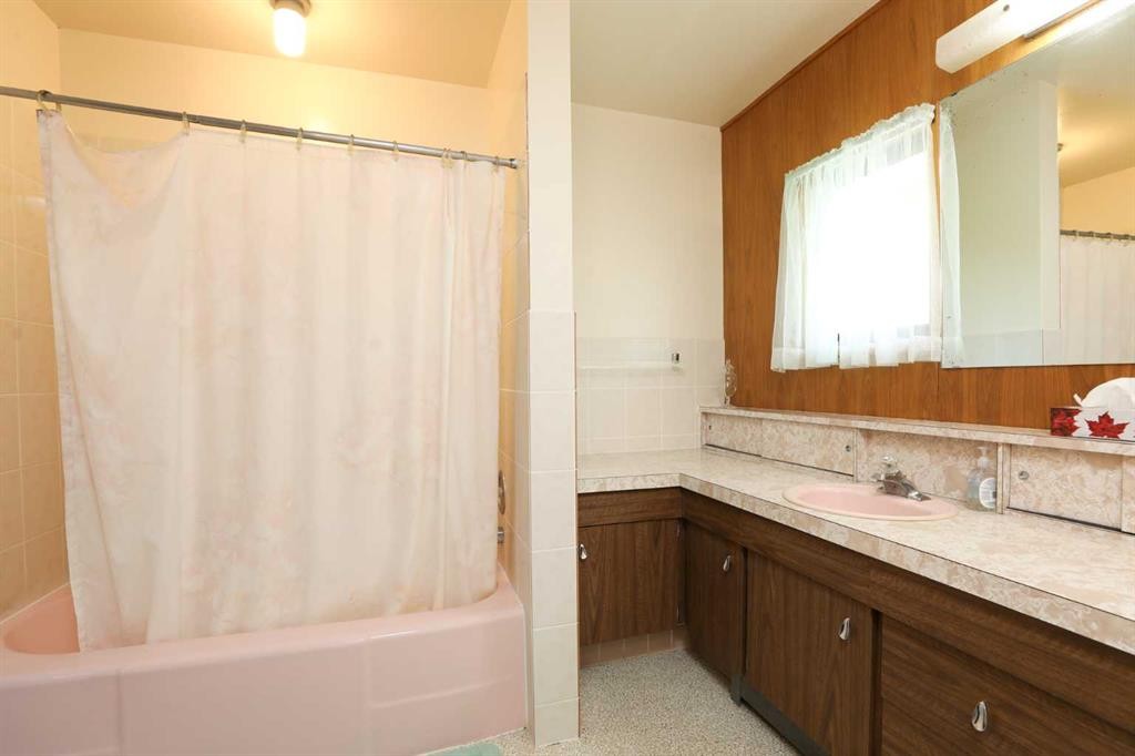 









302


King Street

,
Nobleford,




AB
T0L 1S0

