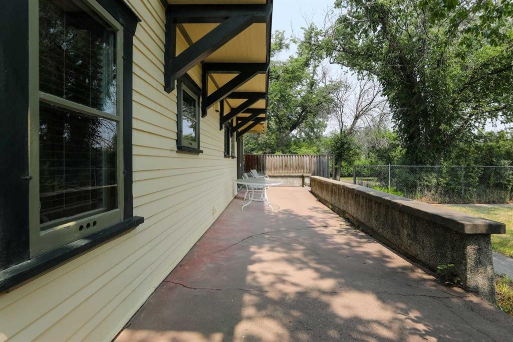 









302


King Street

,
Nobleford,




AB
T0L 1S0

