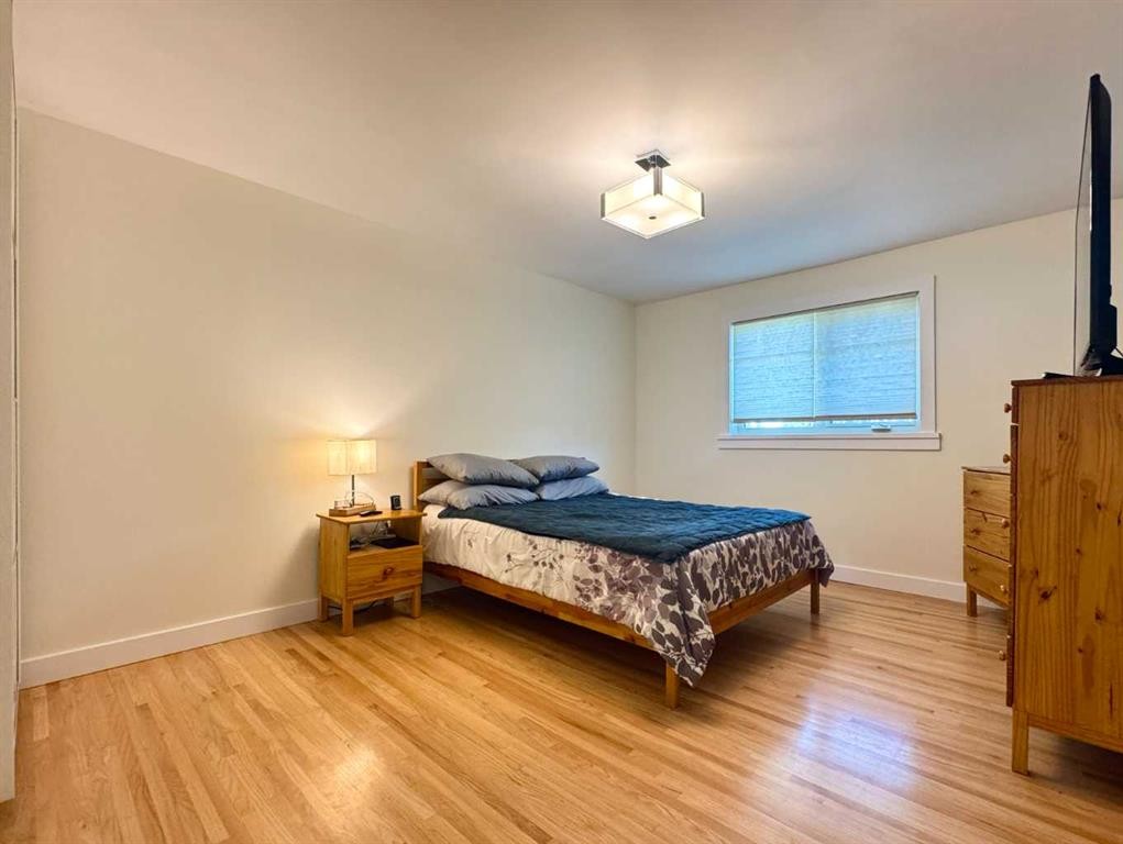 









2302


14

Avenue South,
Lethbridge,




AB
T1K 0V5

