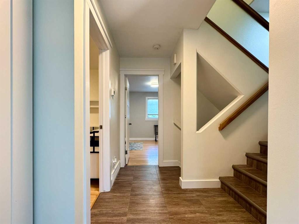 









2302


14

Avenue South,
Lethbridge,




AB
T1K 0V5

