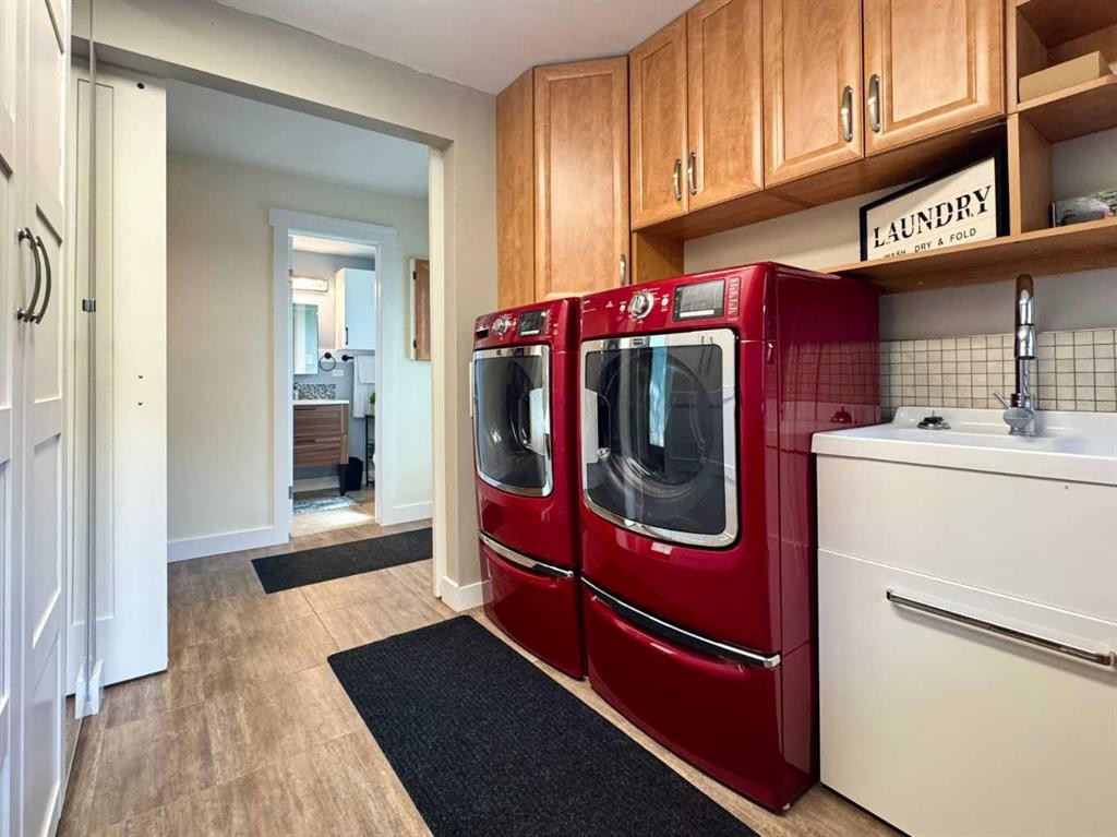 









2302


14

Avenue South,
Lethbridge,




AB
T1K 0V5


