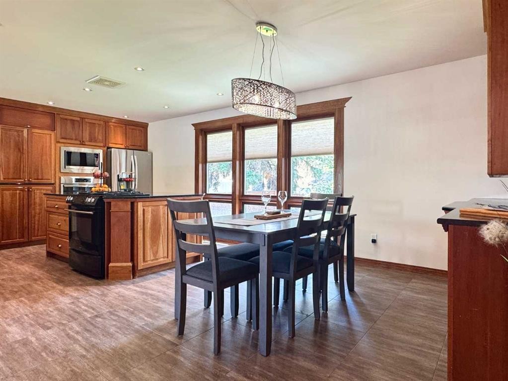 









2302


14

Avenue South,
Lethbridge,




AB
T1K 0V5

