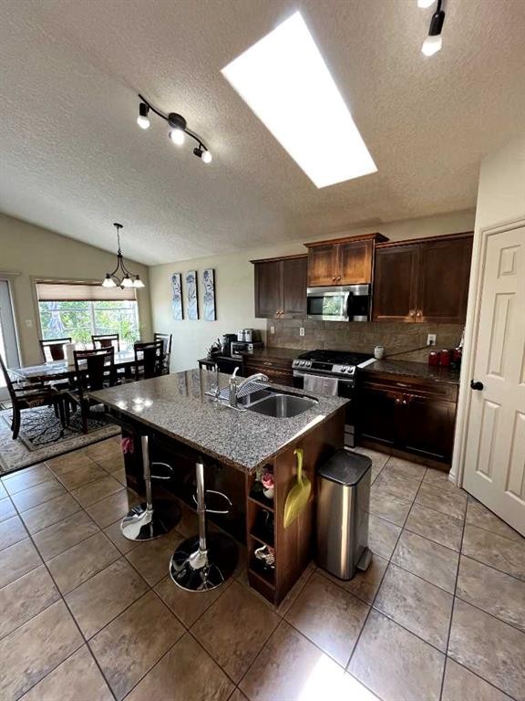 









226


Gateway

Manor South,
Lethbridge,




AB
T1K5S1

