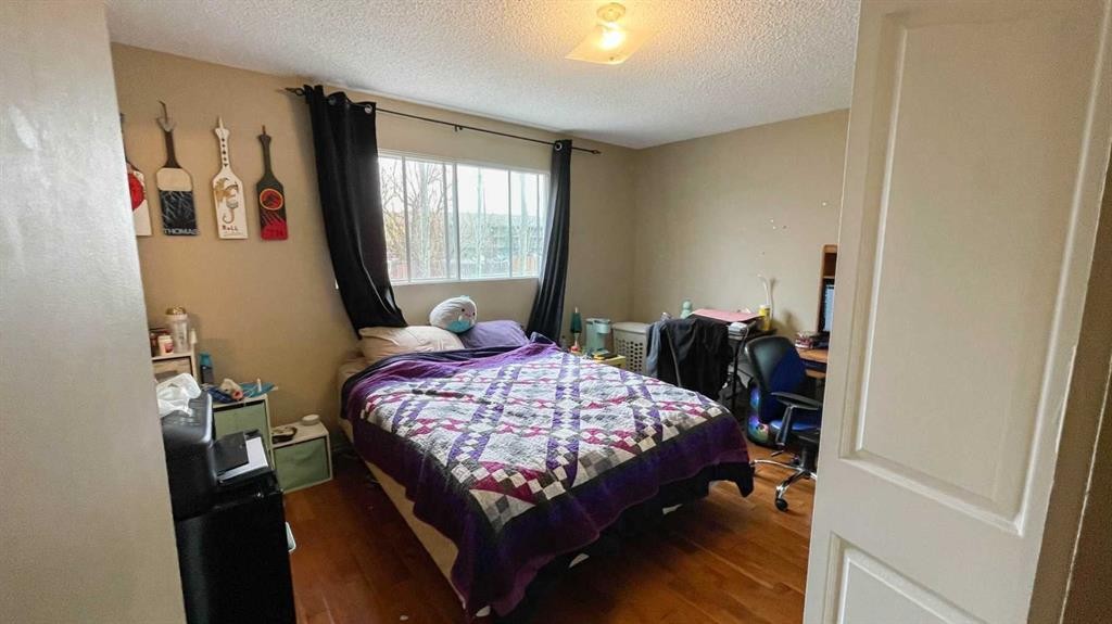 









194


Pensacola

Court West,
Lethbridge,




AB
T1K 4R6

